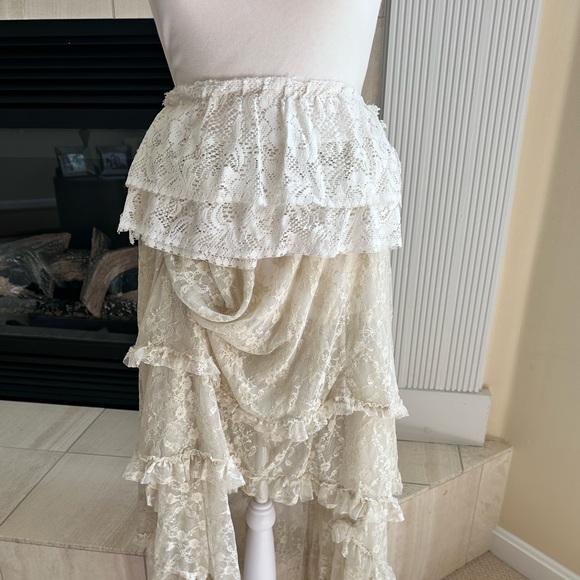 Lace top - Picture 2 of 3